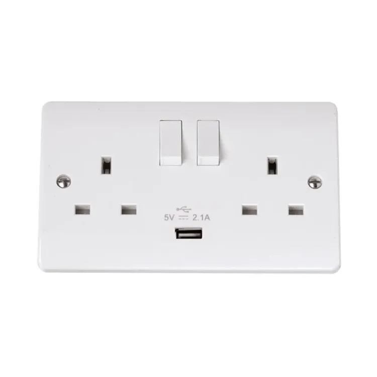 Click CMA770 white 2-gang switched socket with USB port