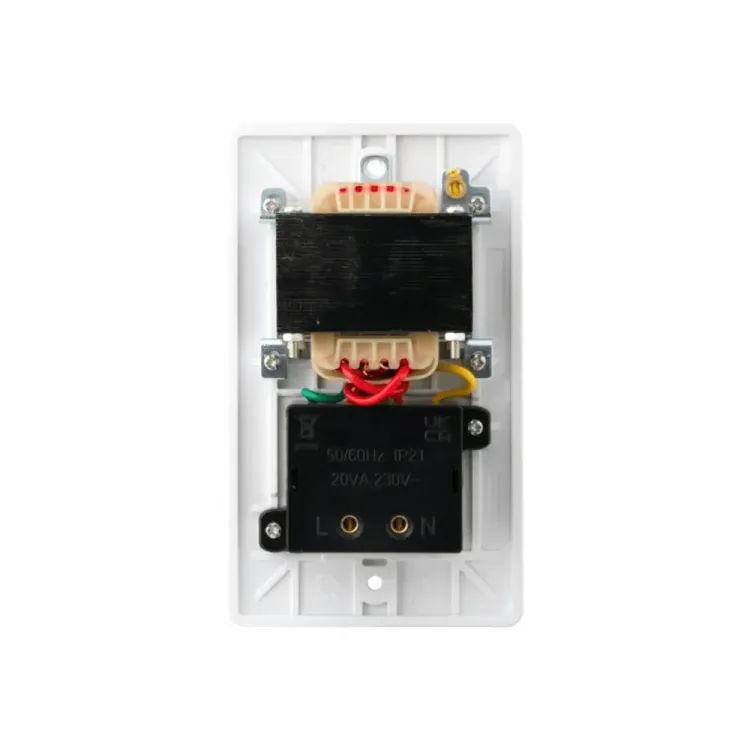 Iona Dual Voltage Shaver Socket 110/220V